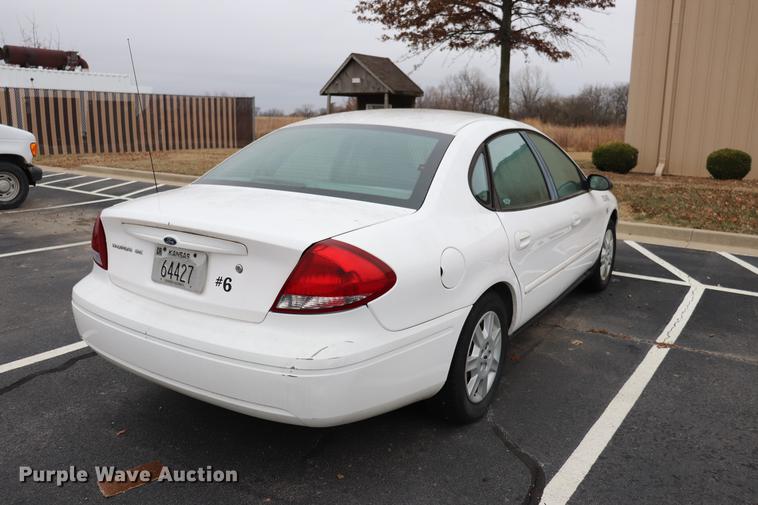 image for item EC9378 2005 Ford Taurus SE
