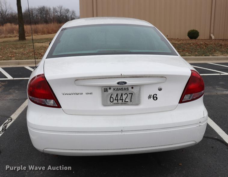 image for item EC9378 2005 Ford Taurus SE