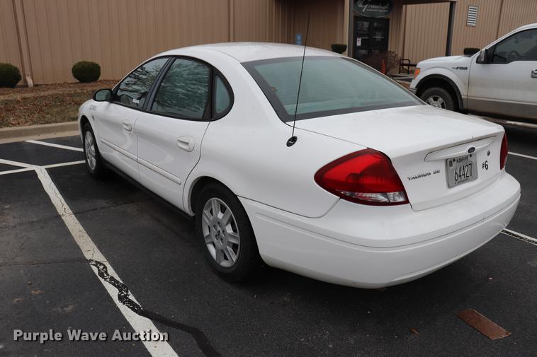 image for item EC9378 2005 Ford Taurus SE