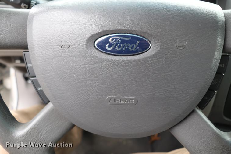 image for item EC9378 2005 Ford Taurus SE