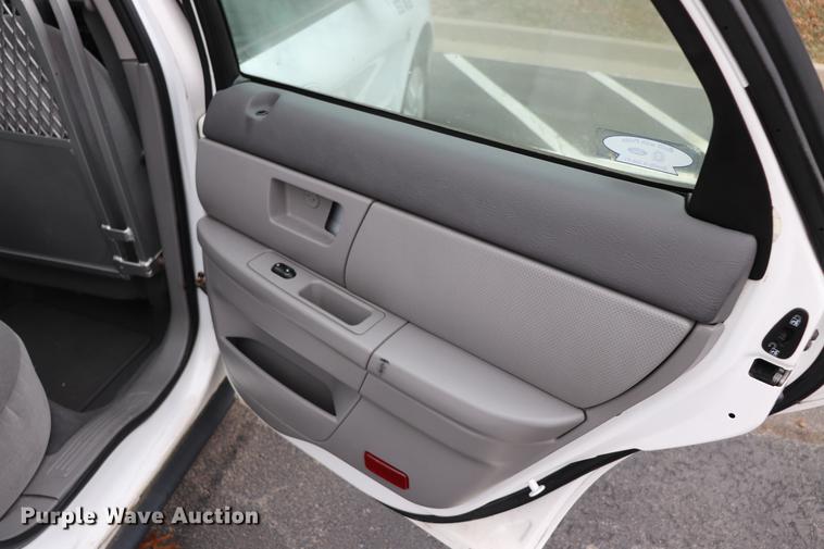 image for item EC9378 2005 Ford Taurus SE