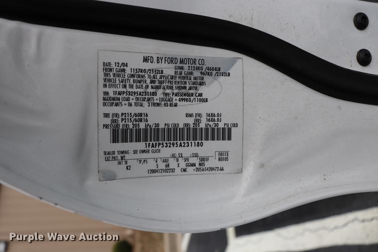 image for item EC9378 2005 Ford Taurus SE