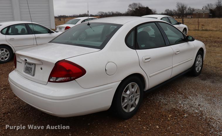 image for item EC9379 2005 Ford Taurus SE