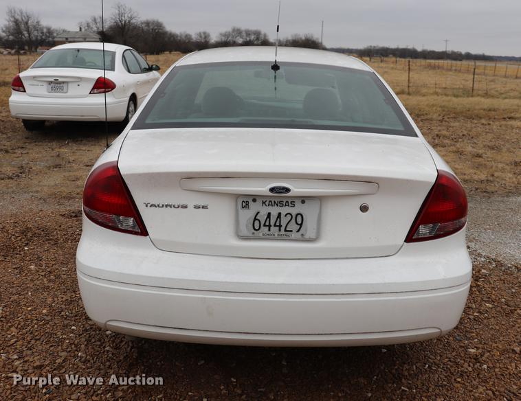 image for item EC9379 2005 Ford Taurus SE