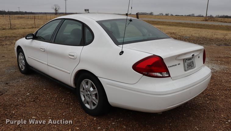 image for item EC9379 2005 Ford Taurus SE