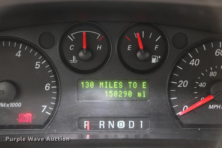 image for item EC9379 2005 Ford Taurus SE