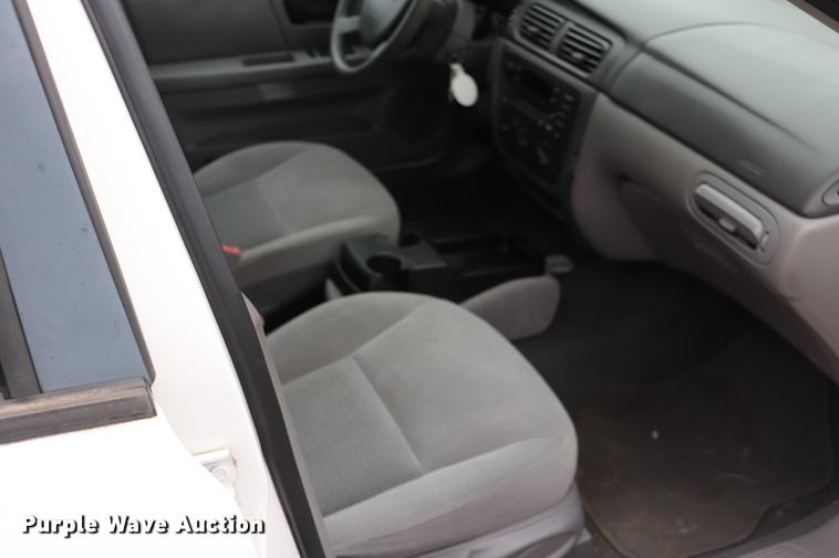 image for item EC9379 2005 Ford Taurus SE