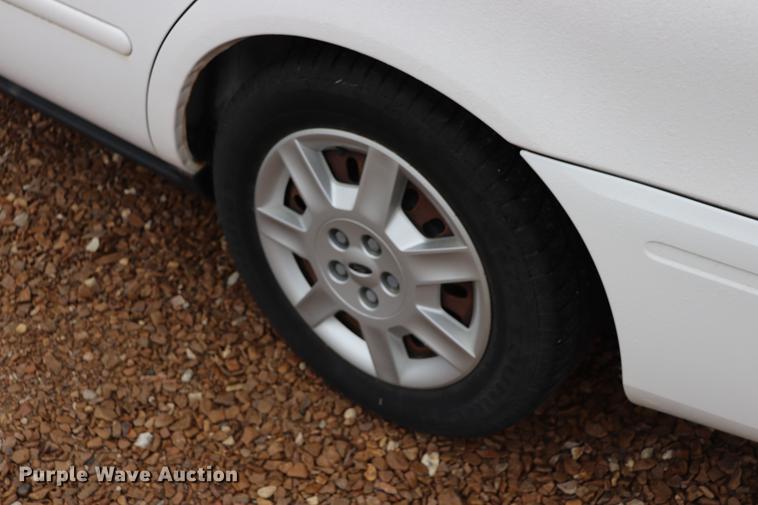image for item EC9379 2005 Ford Taurus SE