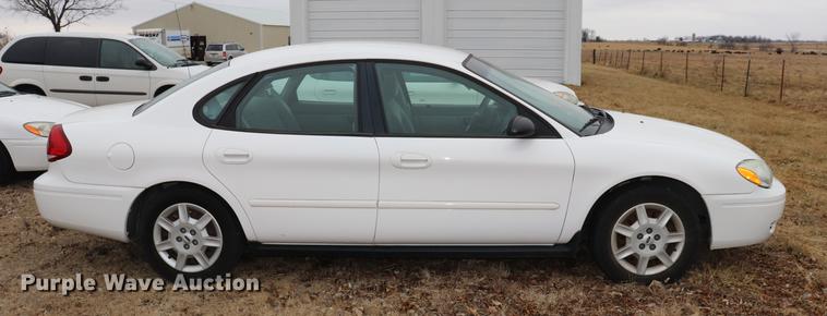 image for item EC9380 2006 Ford Taurus SE