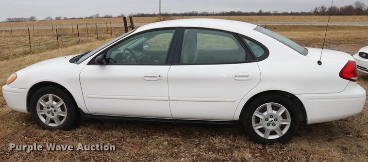 image for item EC9380 2006 Ford Taurus SE