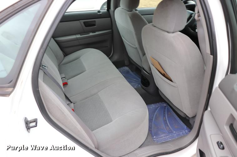 image for item EC9380 2006 Ford Taurus SE