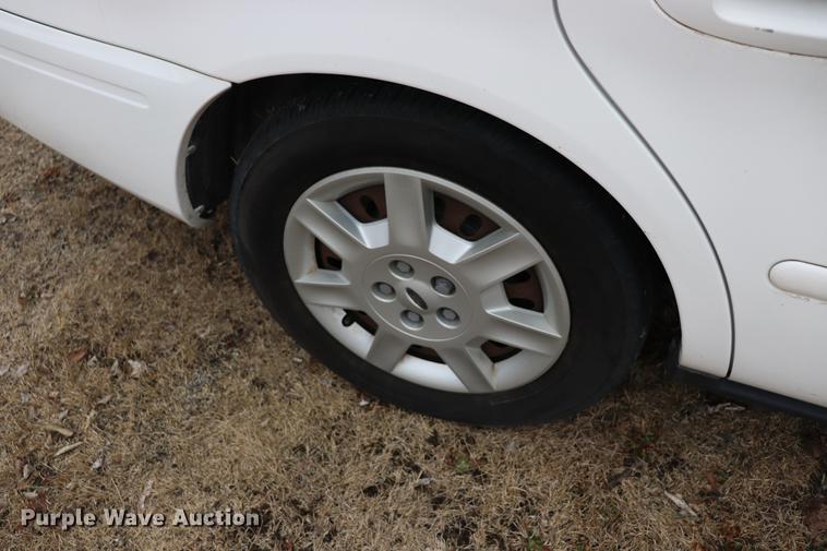 image for item EC9380 2006 Ford Taurus SE