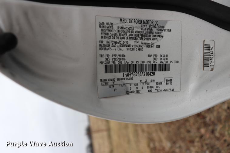 image for item EC9380 2006 Ford Taurus SE