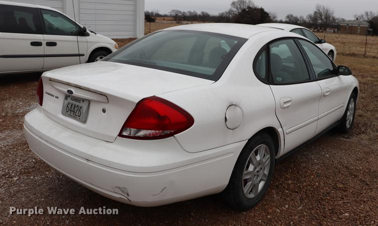 image for item EC9381 2005 Ford Taurus SE