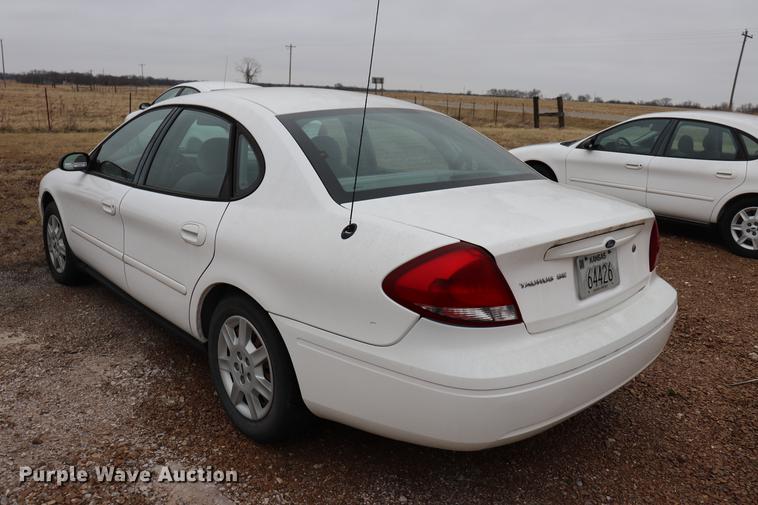 image for item EC9381 2005 Ford Taurus SE
