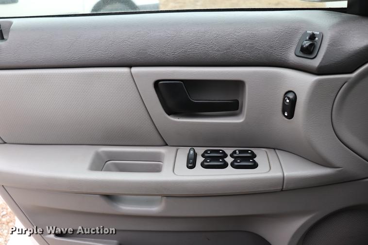 image for item EC9381 2005 Ford Taurus SE