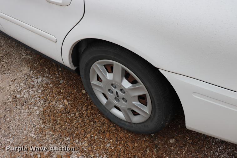 image for item EC9381 2005 Ford Taurus SE