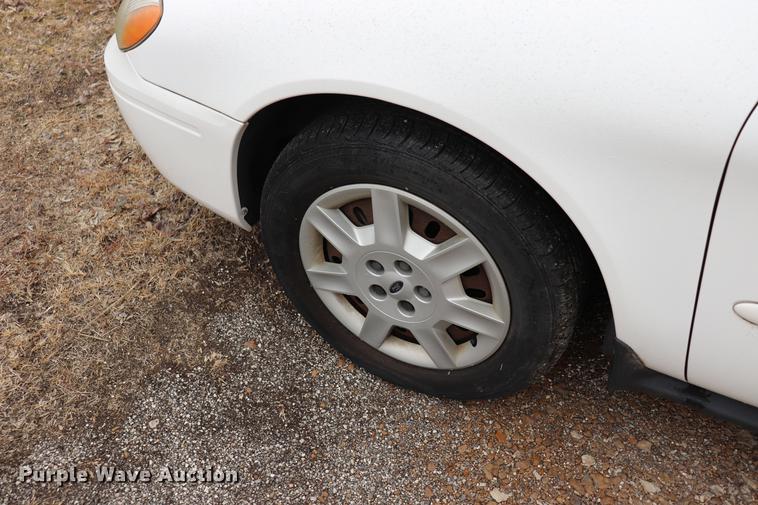 image for item EC9381 2005 Ford Taurus SE