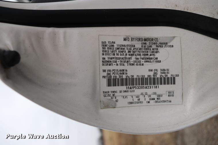 image for item EC9381 2005 Ford Taurus SE