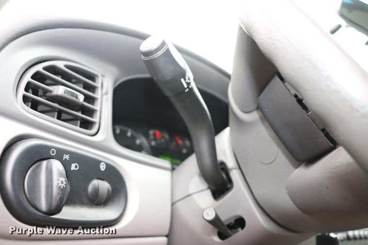 image for item EC9382 2004 Ford Taurus SE