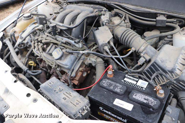 image for item EC9382 2004 Ford Taurus SE