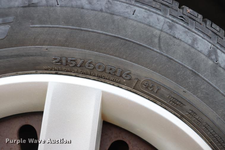 image for item EC9382 2004 Ford Taurus SE