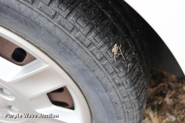 image for item EC9382 2004 Ford Taurus SE