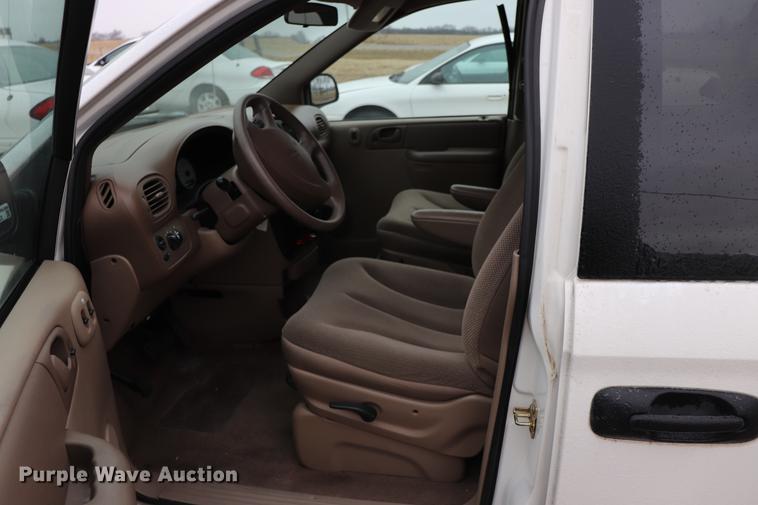 image for item EC9383 2002 Dodge Grand Caravan SE van