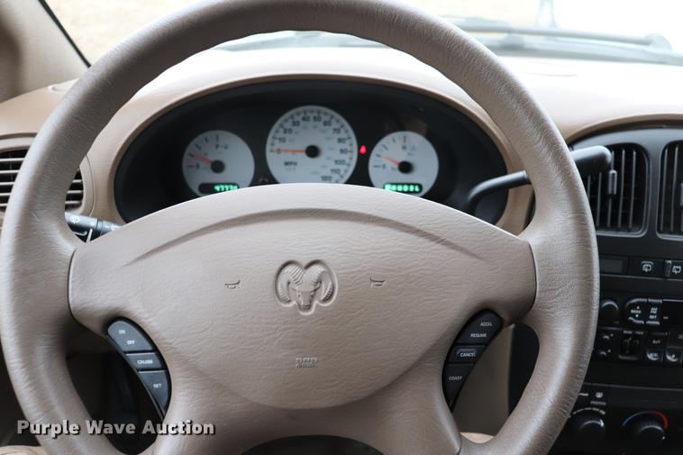 image for item EC9383 2002 Dodge Grand Caravan SE van