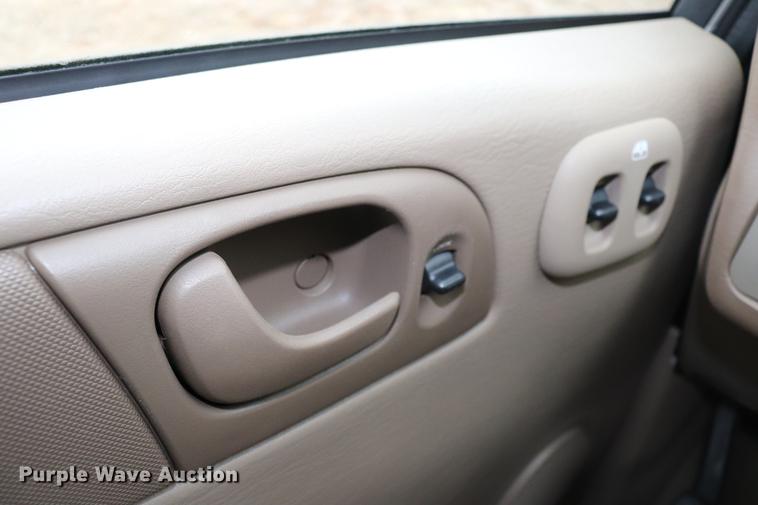 image for item EC9383 2002 Dodge Grand Caravan SE van