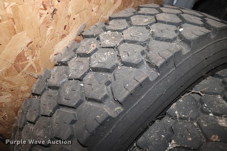 image for item EC9387 Tires