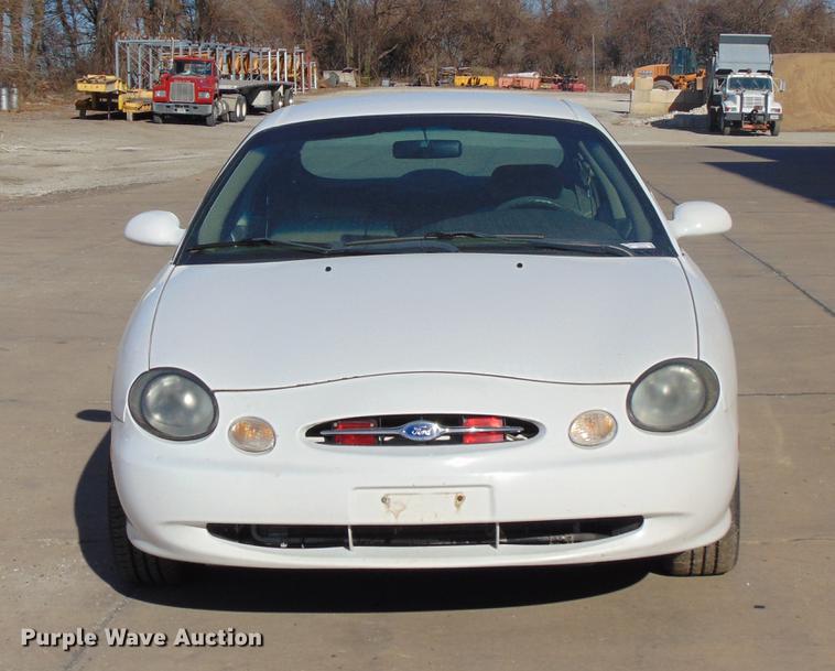 image for item EE9333 1999 Ford Taurus
