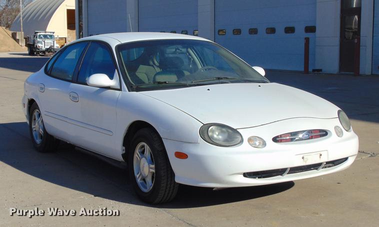 image for item EE9333 1999 Ford Taurus