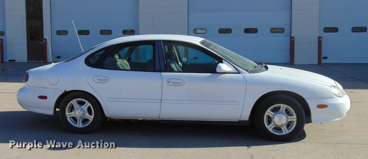 image for item EE9333 1999 Ford Taurus