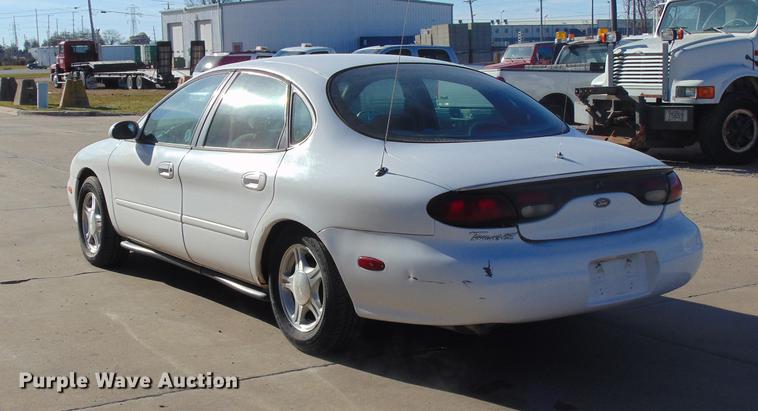 image for item EE9333 1999 Ford Taurus