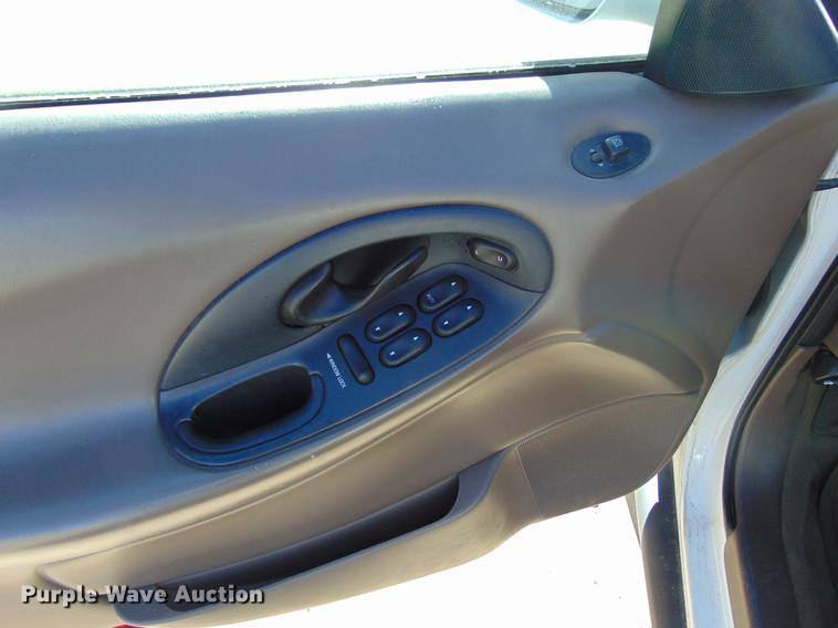image for item EE9333 1999 Ford Taurus