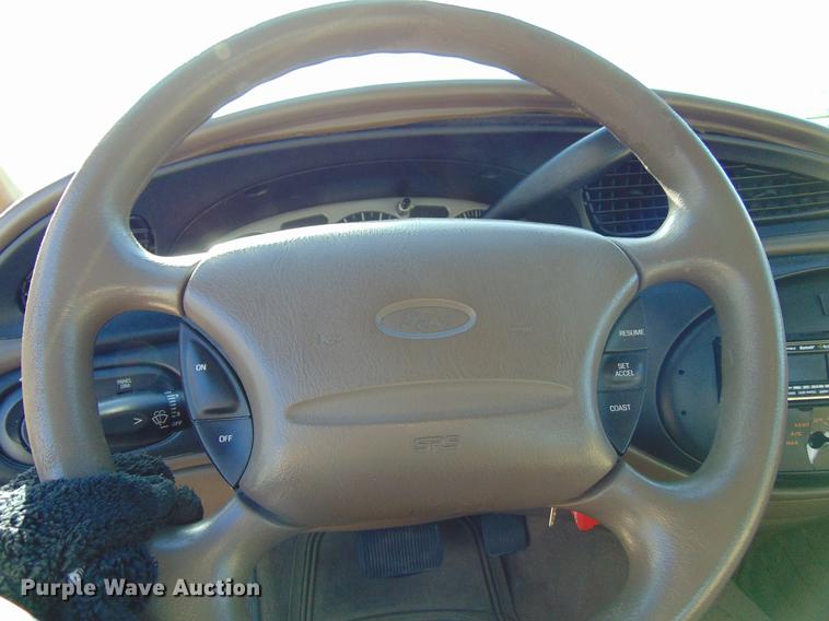 image for item EE9333 1999 Ford Taurus
