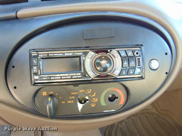 image for item EE9333 1999 Ford Taurus