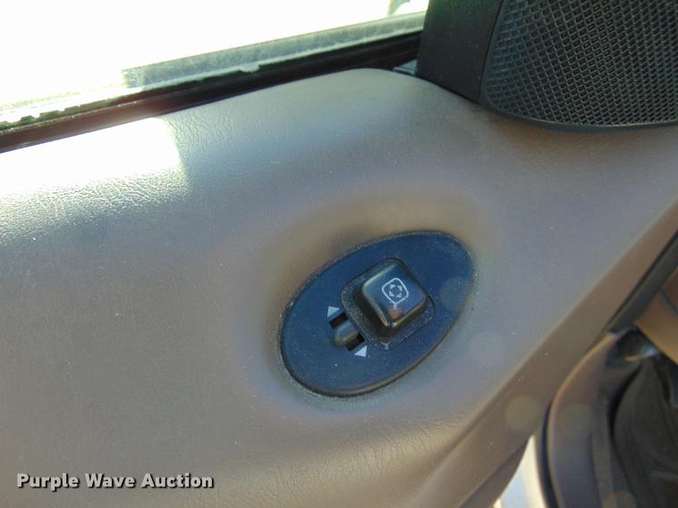 image for item EE9333 1999 Ford Taurus