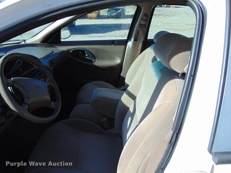 image for item EE9333 1999 Ford Taurus
