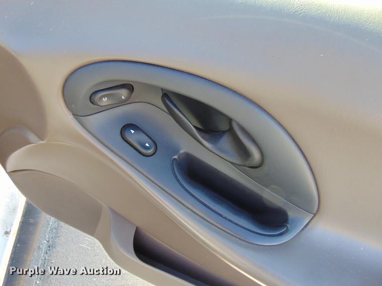 image for item EE9333 1999 Ford Taurus