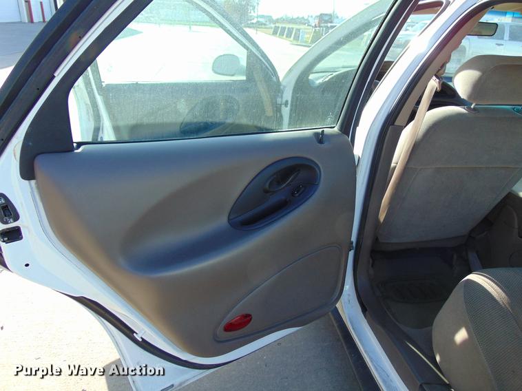 image for item EE9333 1999 Ford Taurus