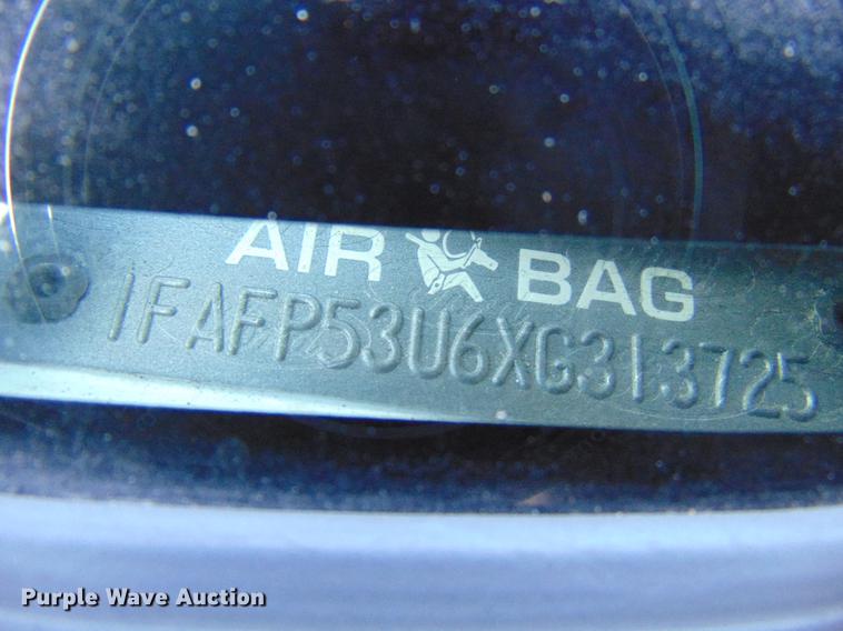 image for item EE9333 1999 Ford Taurus