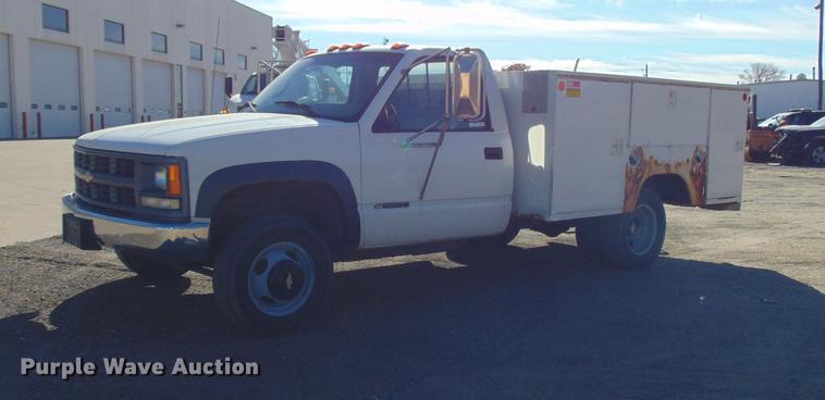image for item EE9334 2000 Chevrolet 3500 utility bed pickup truck
