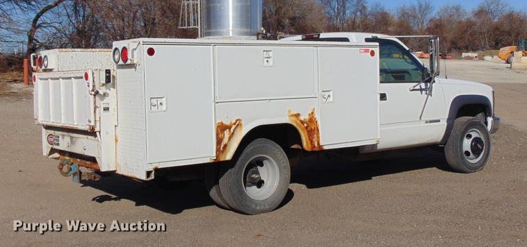 image for item EE9334 2000 Chevrolet 3500 utility bed pickup truck
