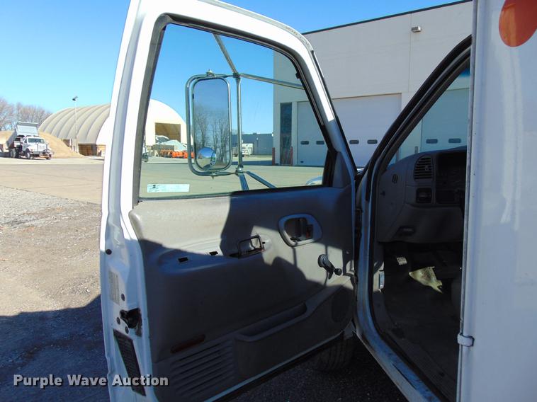 image for item EE9334 2000 Chevrolet 3500 utility bed pickup truck