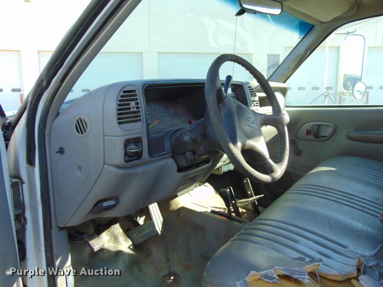 image for item EE9334 2000 Chevrolet 3500 utility bed pickup truck