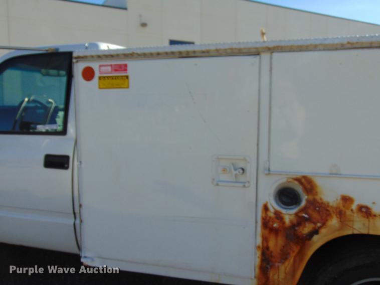 image for item EE9334 2000 Chevrolet 3500 utility bed pickup truck