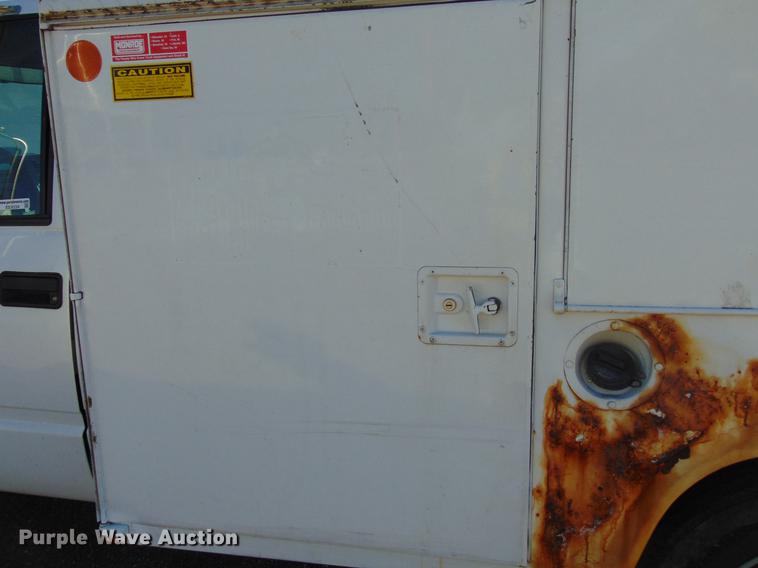 image for item EE9334 2000 Chevrolet 3500 utility bed pickup truck