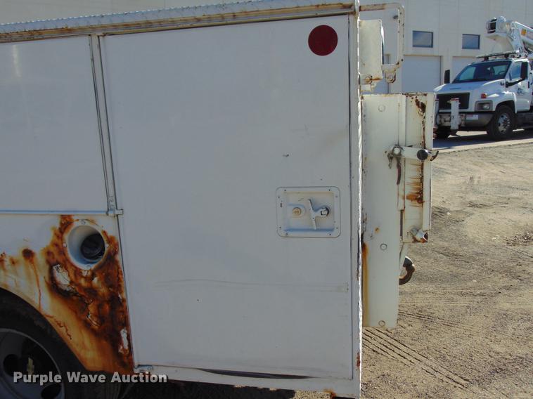 image for item EE9334 2000 Chevrolet 3500 utility bed pickup truck